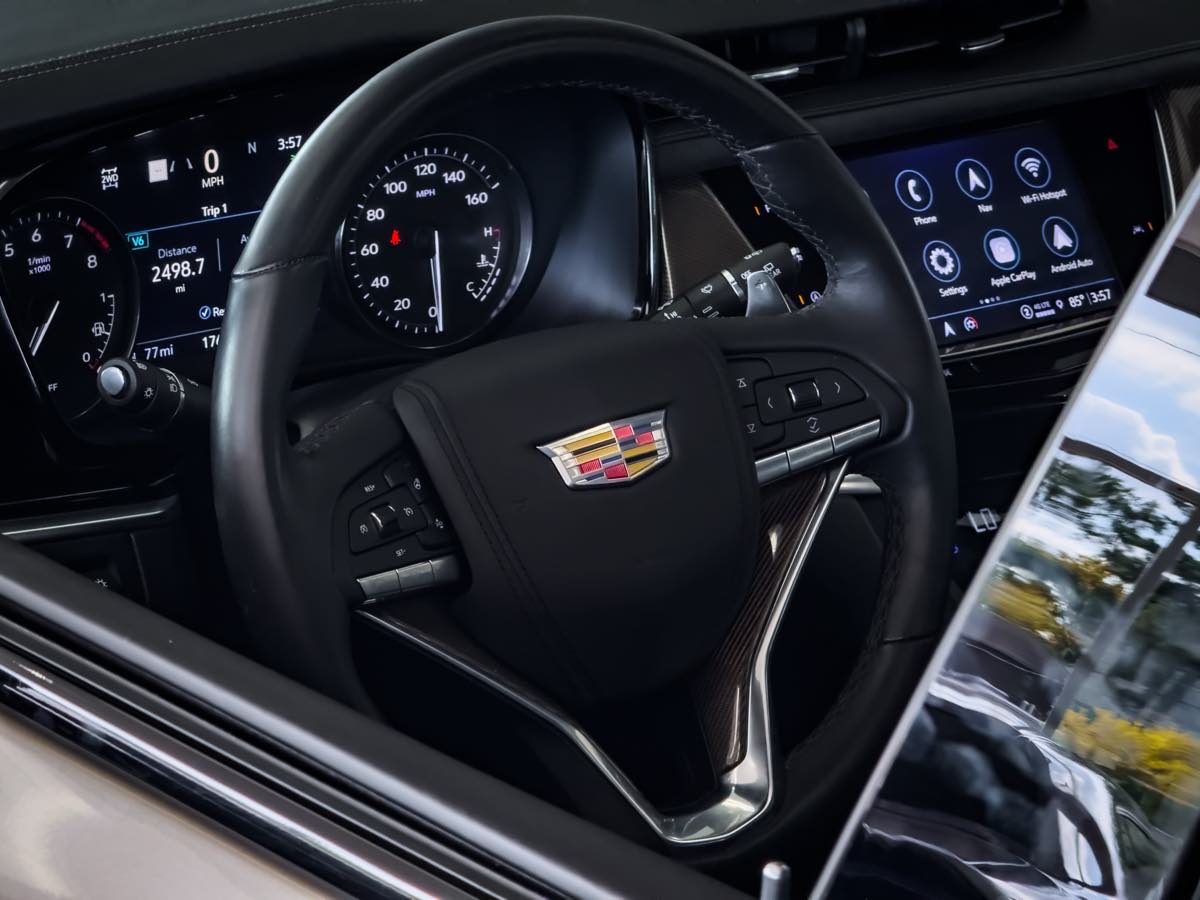 2023 Cadillac XT6 Sport photo 22