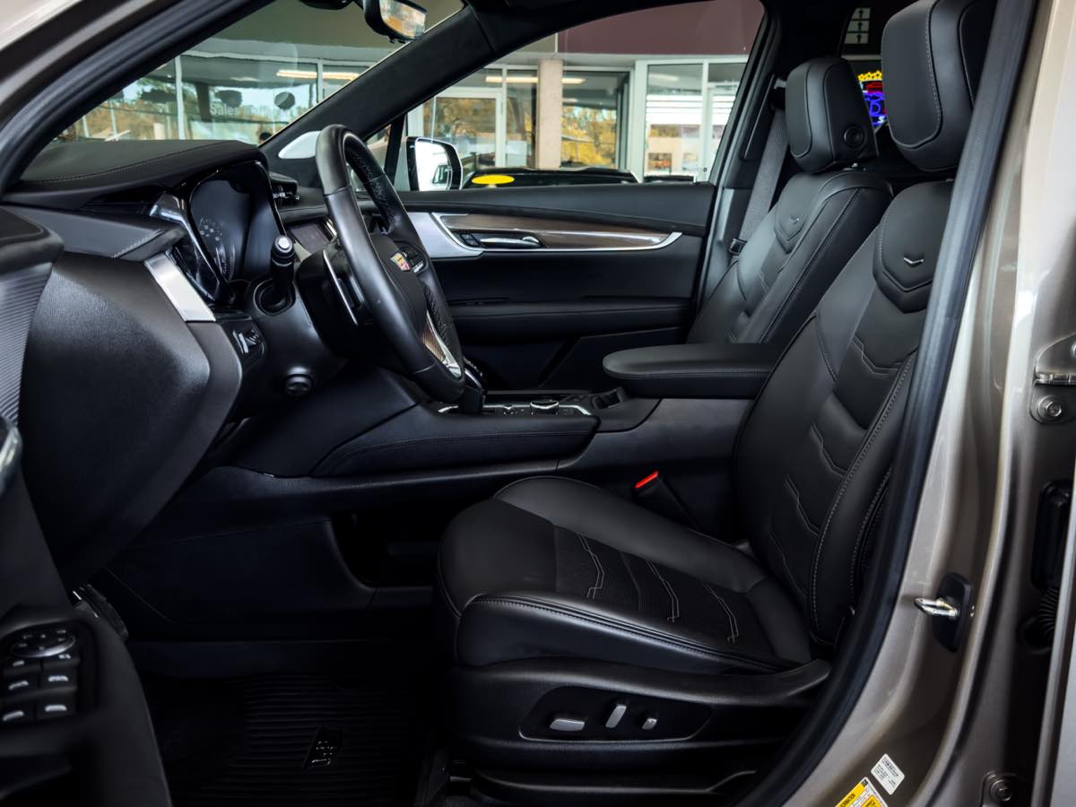 2023 Cadillac XT6 Sport photo 23
