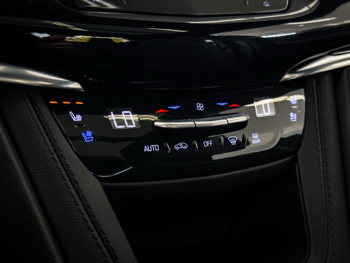 2023 Cadillac XT6 Sport photo 40