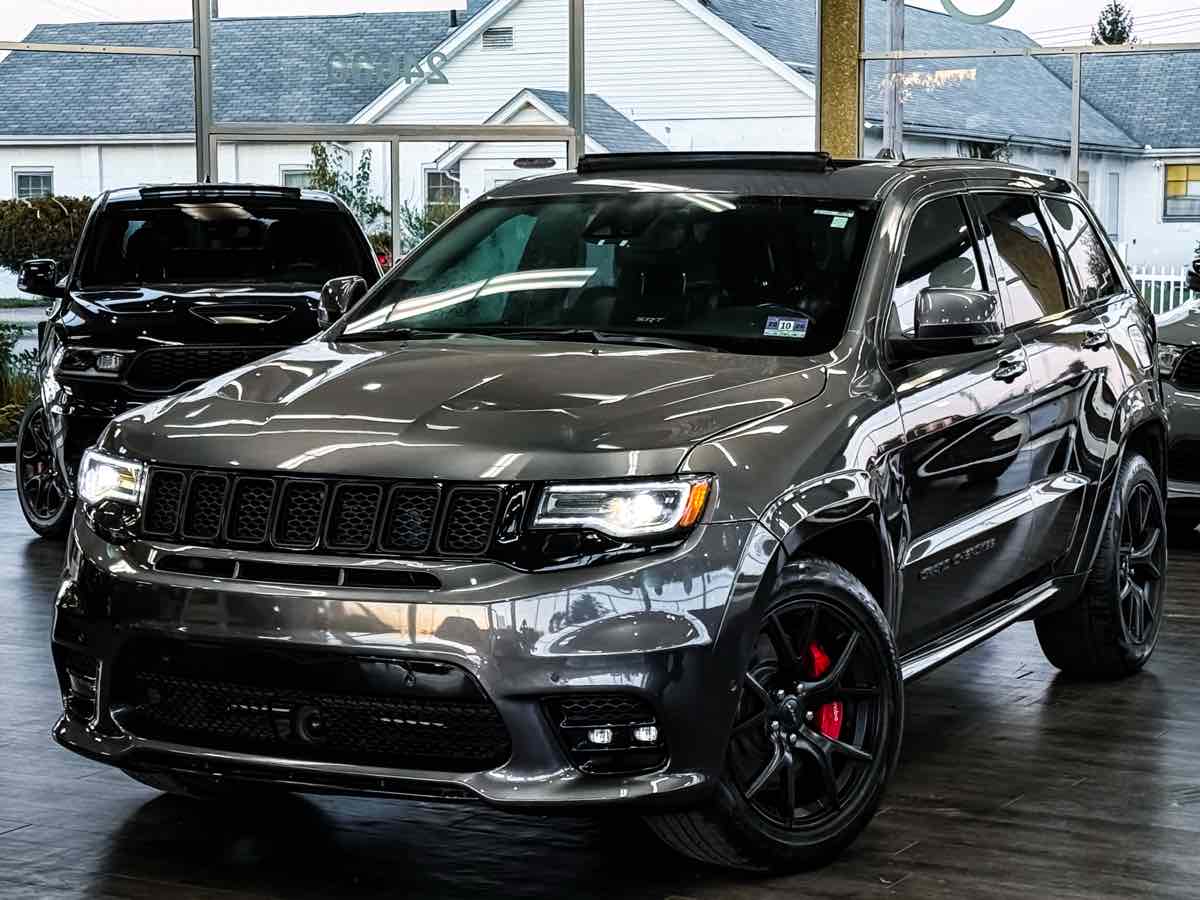 2019 Jeep Grand Cherokee SRT8 photo 4