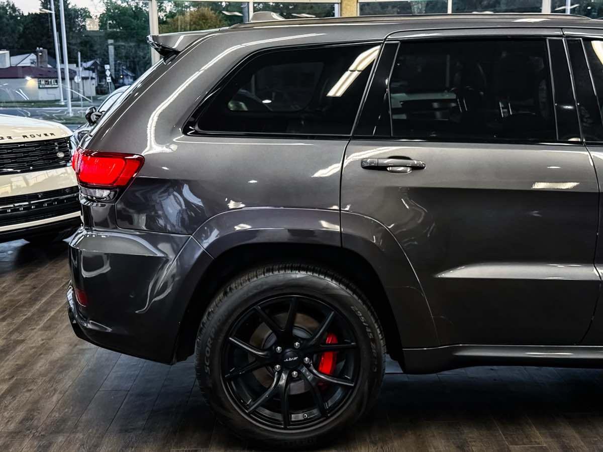 2019 Jeep Grand Cherokee SRT8 photo 9