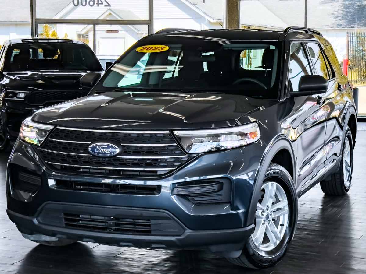 2023 Ford Explorer XLT photo 6
