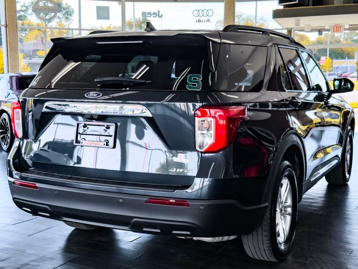 2023 Ford Explorer XLT photo 11