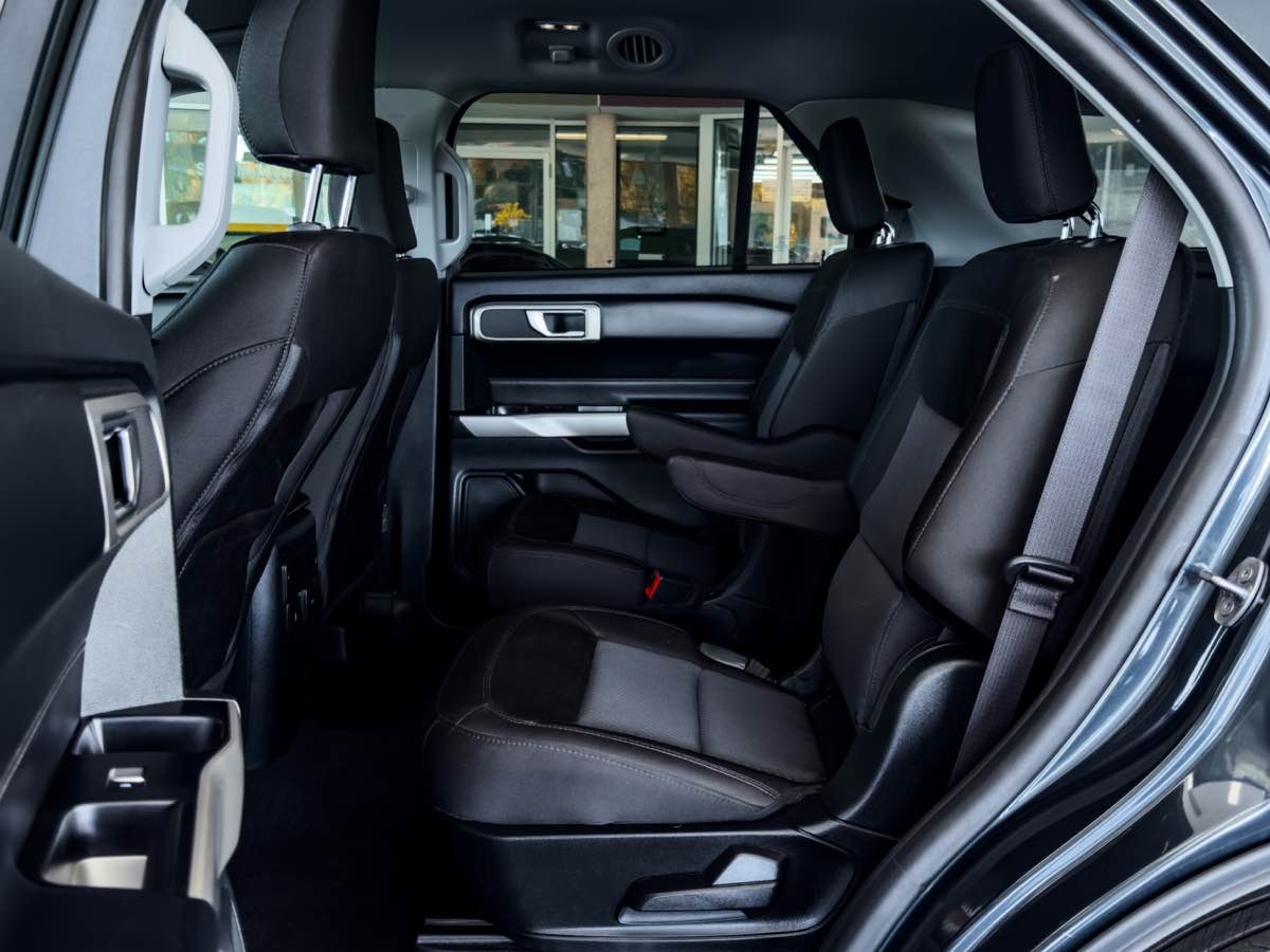 2023 Ford Explorer XLT photo 21