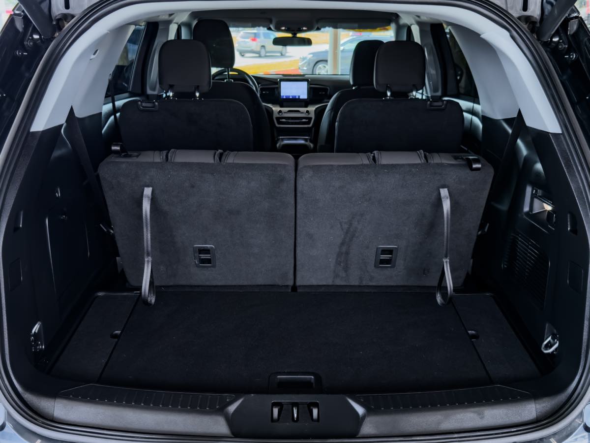 2023 Ford Explorer XLT photo 22