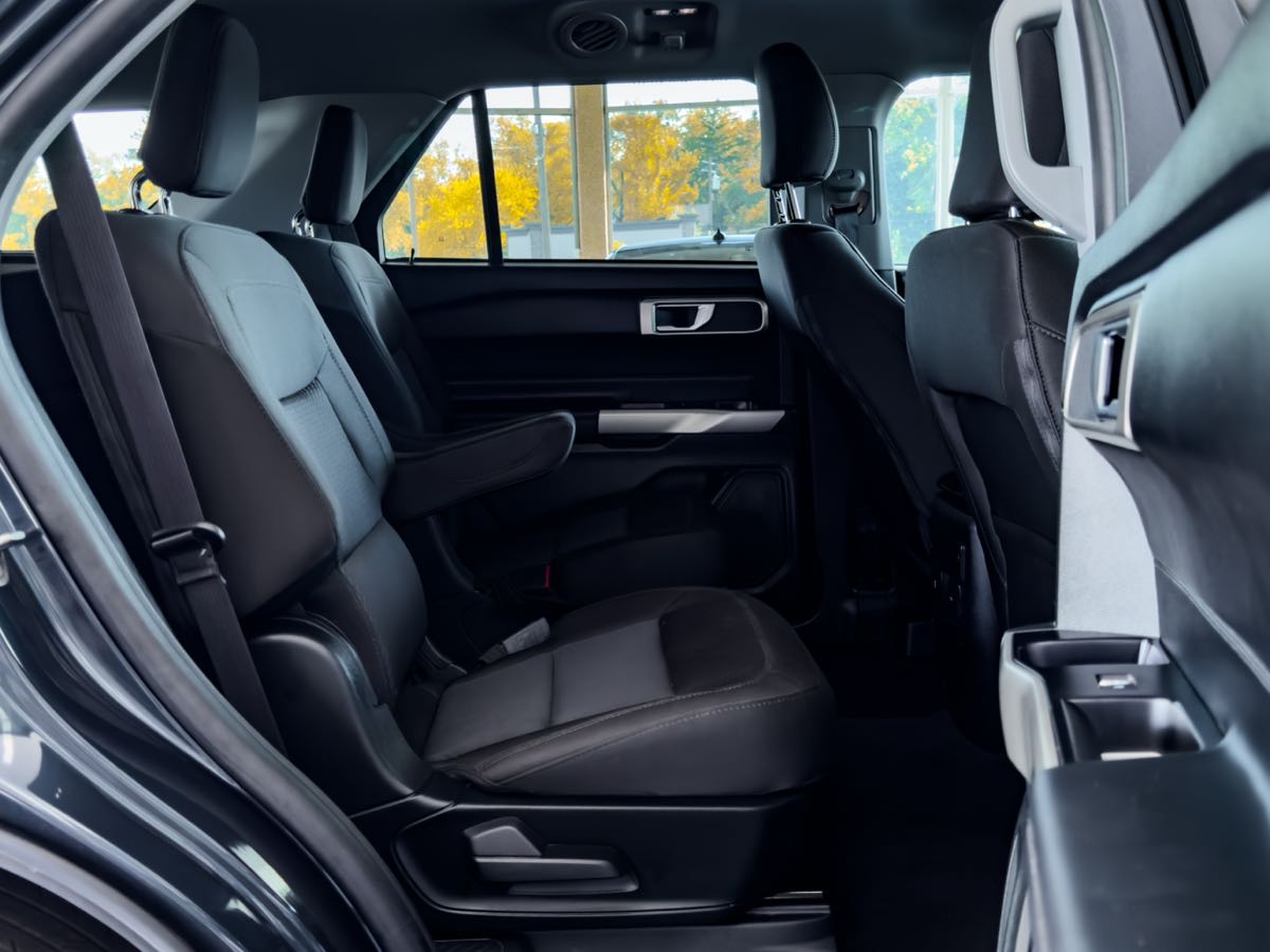 2023 Ford Explorer XLT photo 23
