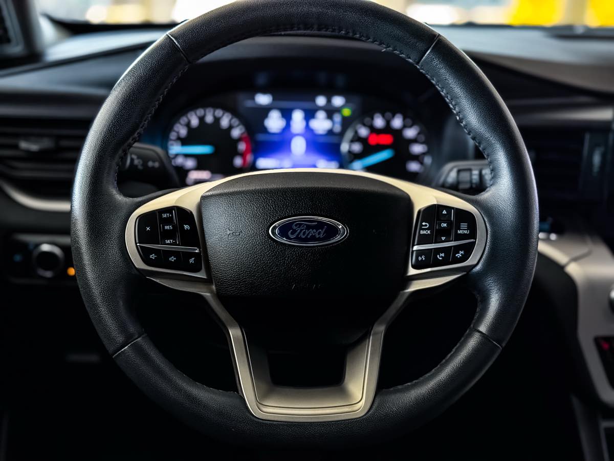 2023 Ford Explorer XLT photo 31