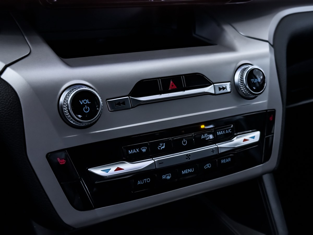 2023 Ford Explorer XLT photo 37