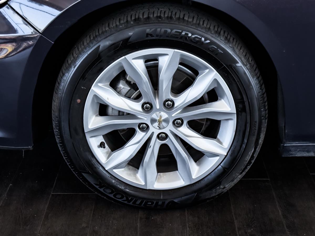 2025 Chevrolet Malibu 1LT photo 13