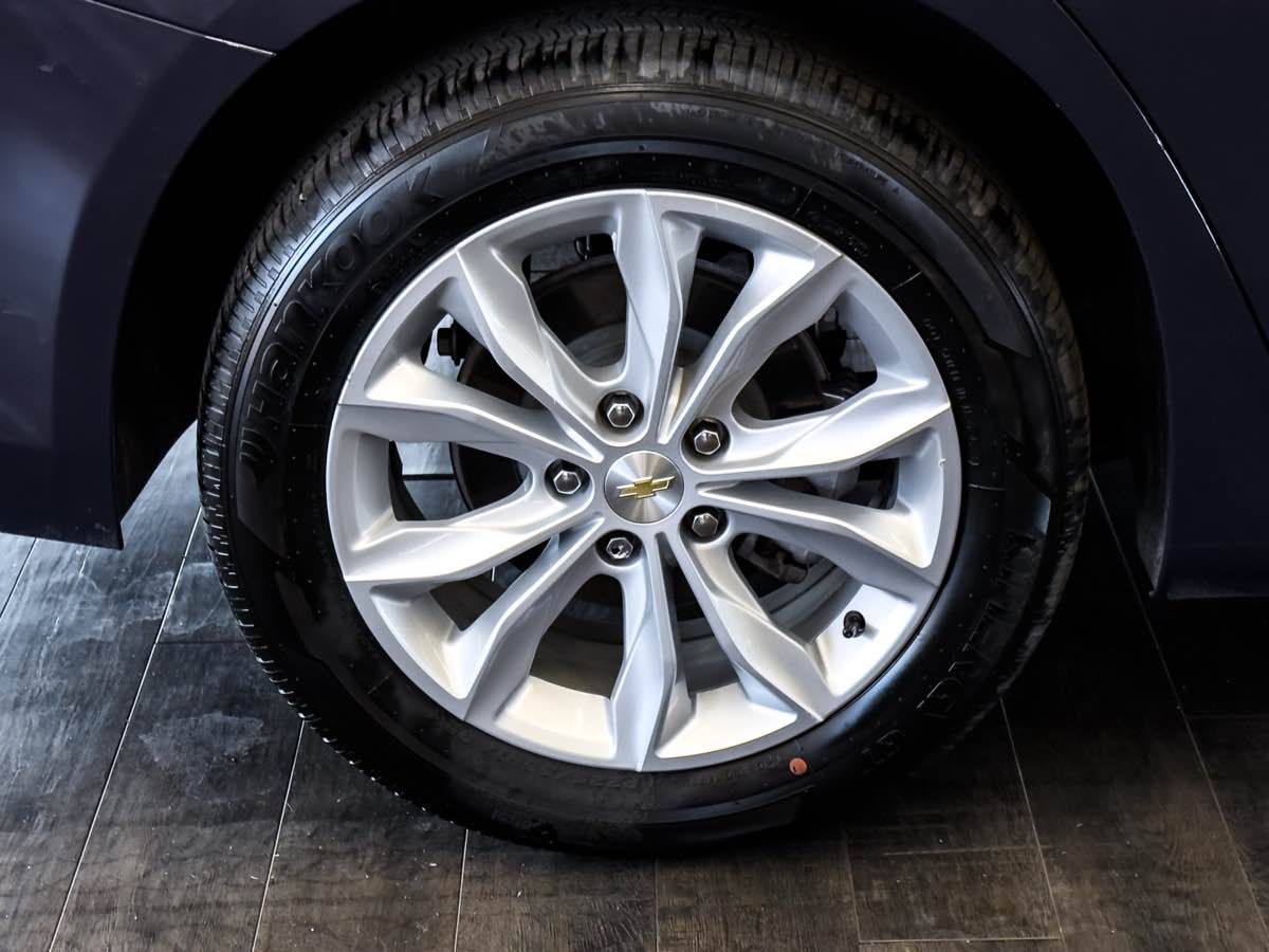 2025 Chevrolet Malibu 1LT photo 15