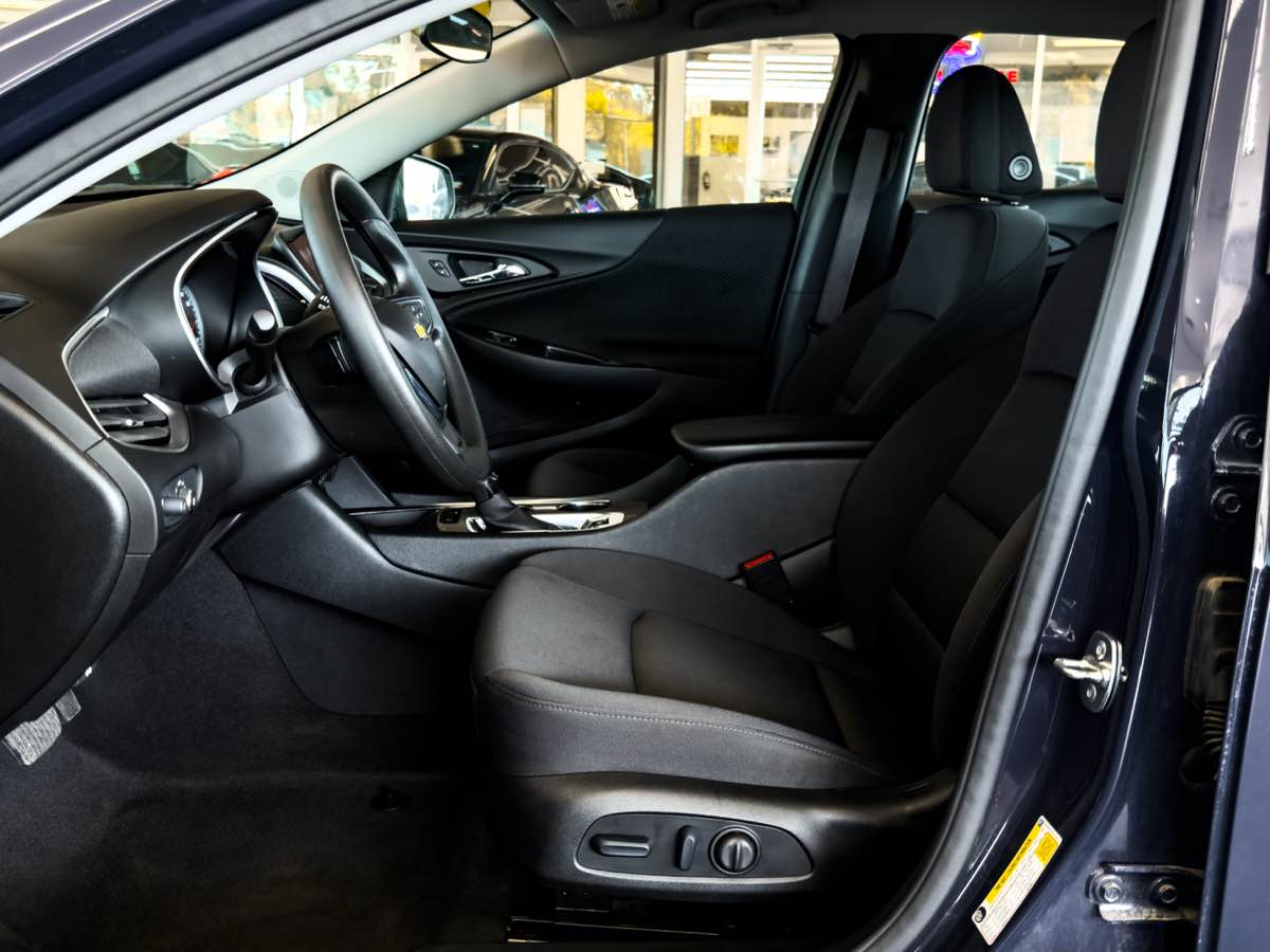 2025 Chevrolet Malibu 1LT photo 19