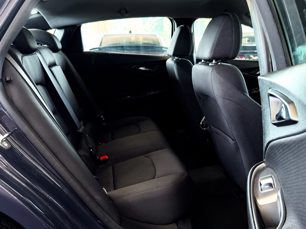 2025 Chevrolet Malibu 1LT photo 21