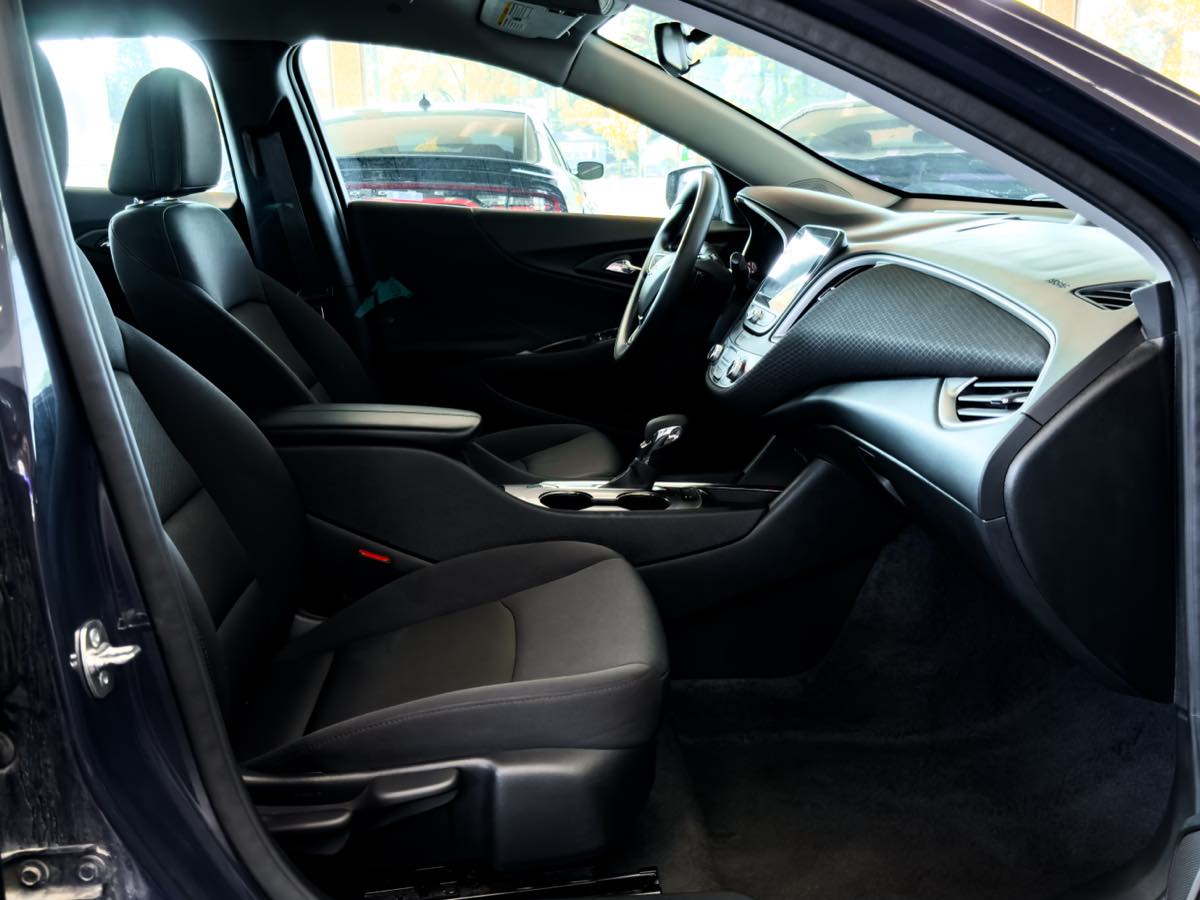 2025 Chevrolet Malibu 1LT photo 22