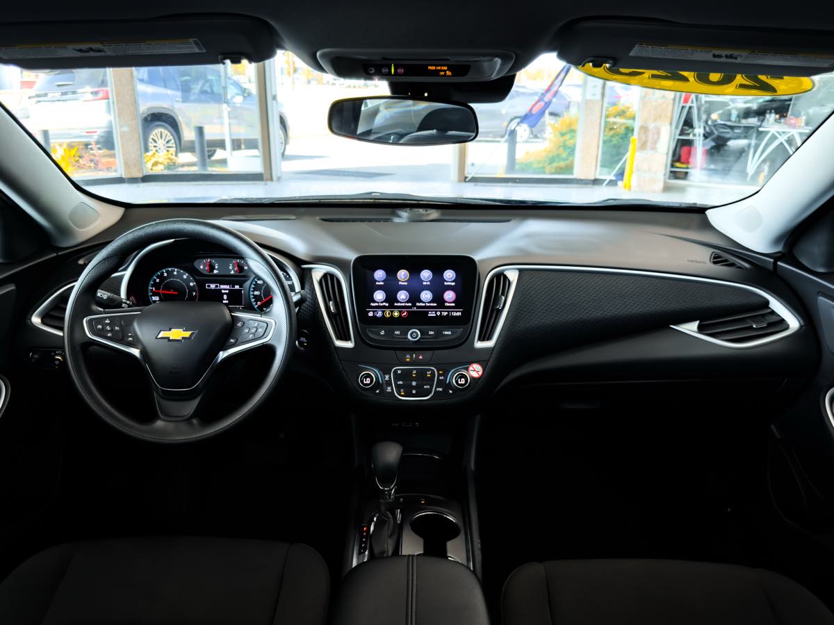 2025 Chevrolet Malibu 1LT photo 24