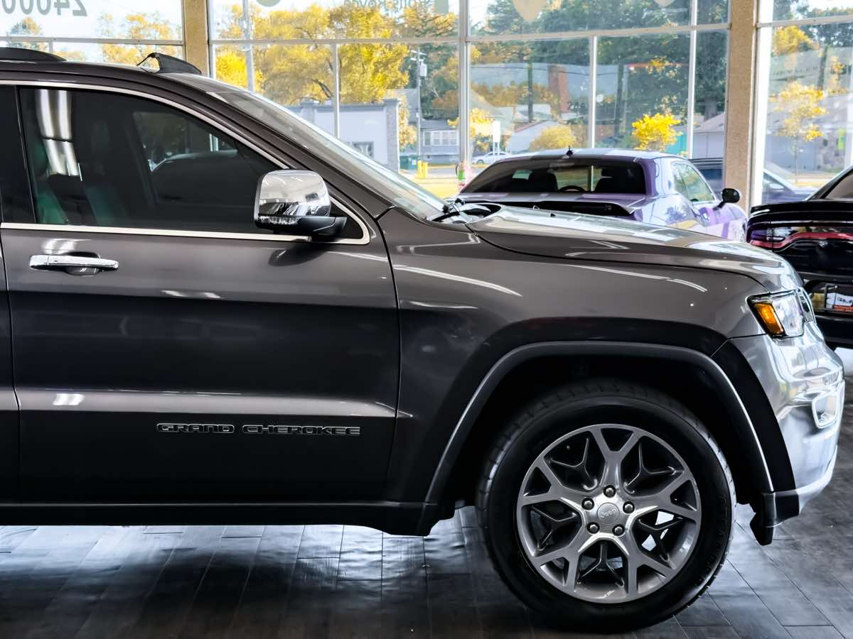 2019 Jeep Grand Cherokee Limited photo 12