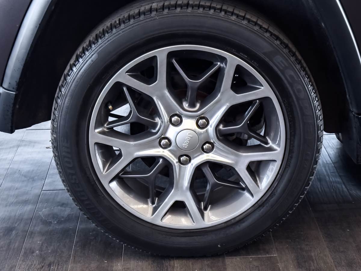 2019 Jeep Grand Cherokee Limited photo 18