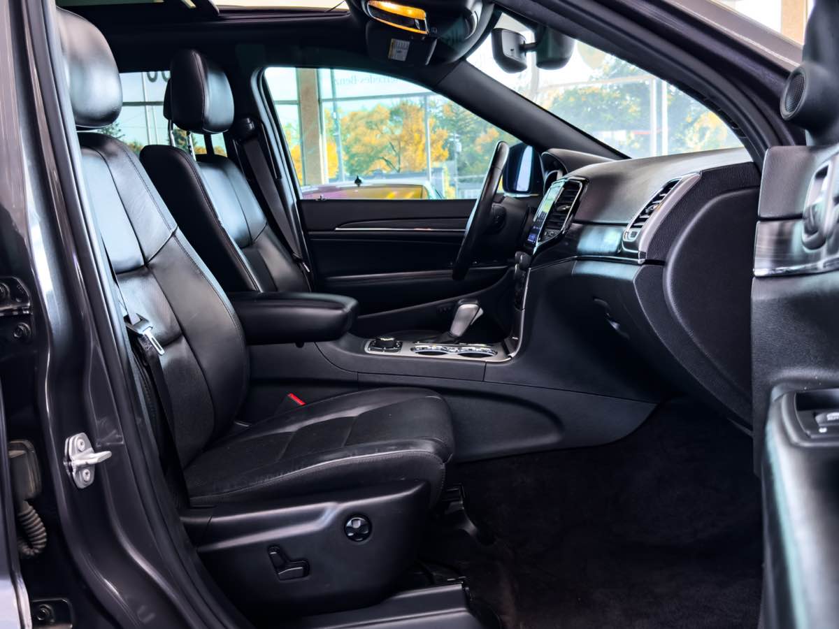 2019 Jeep Grand Cherokee Limited photo 25