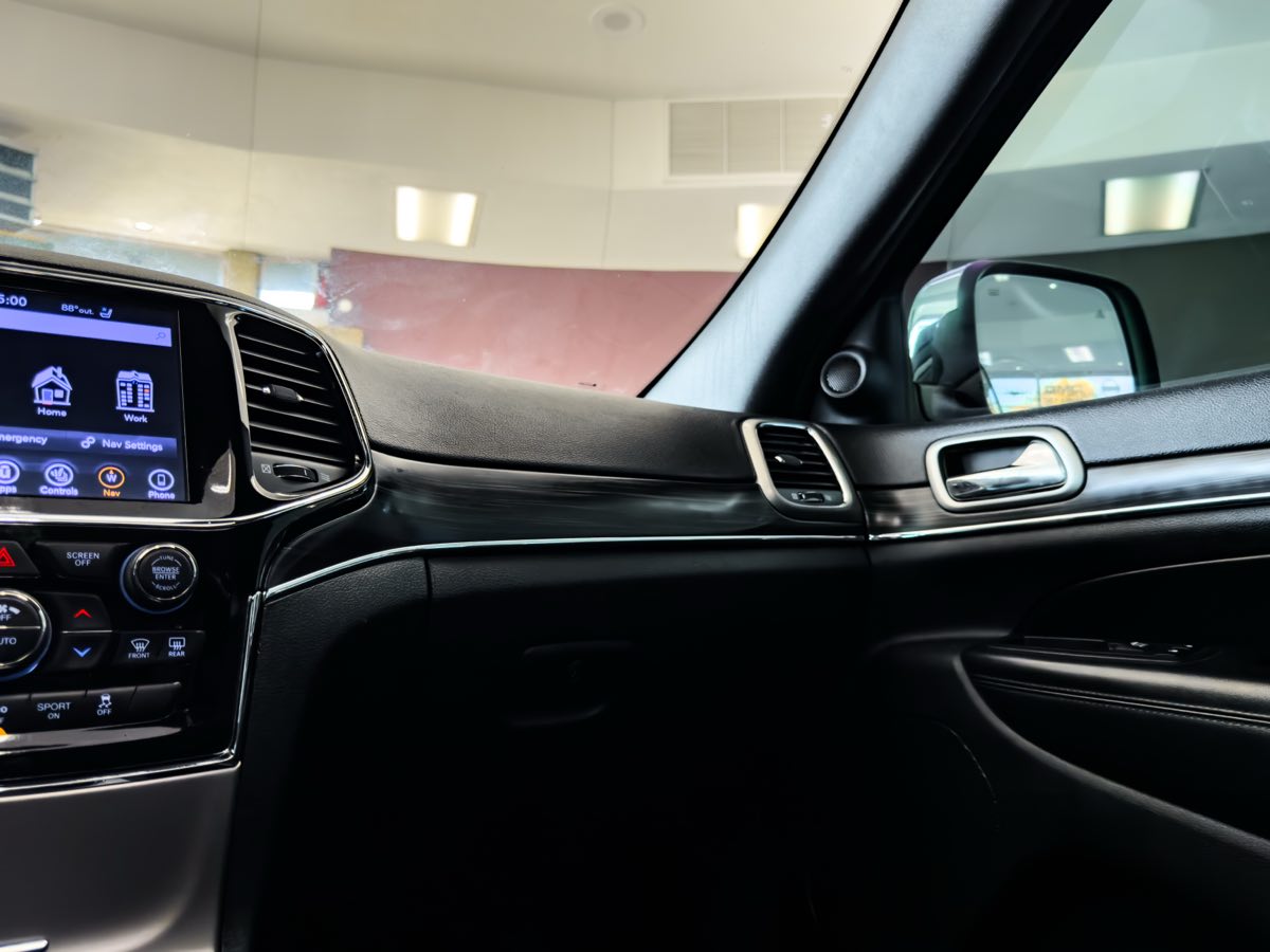 2019 Jeep Grand Cherokee Limited photo 28