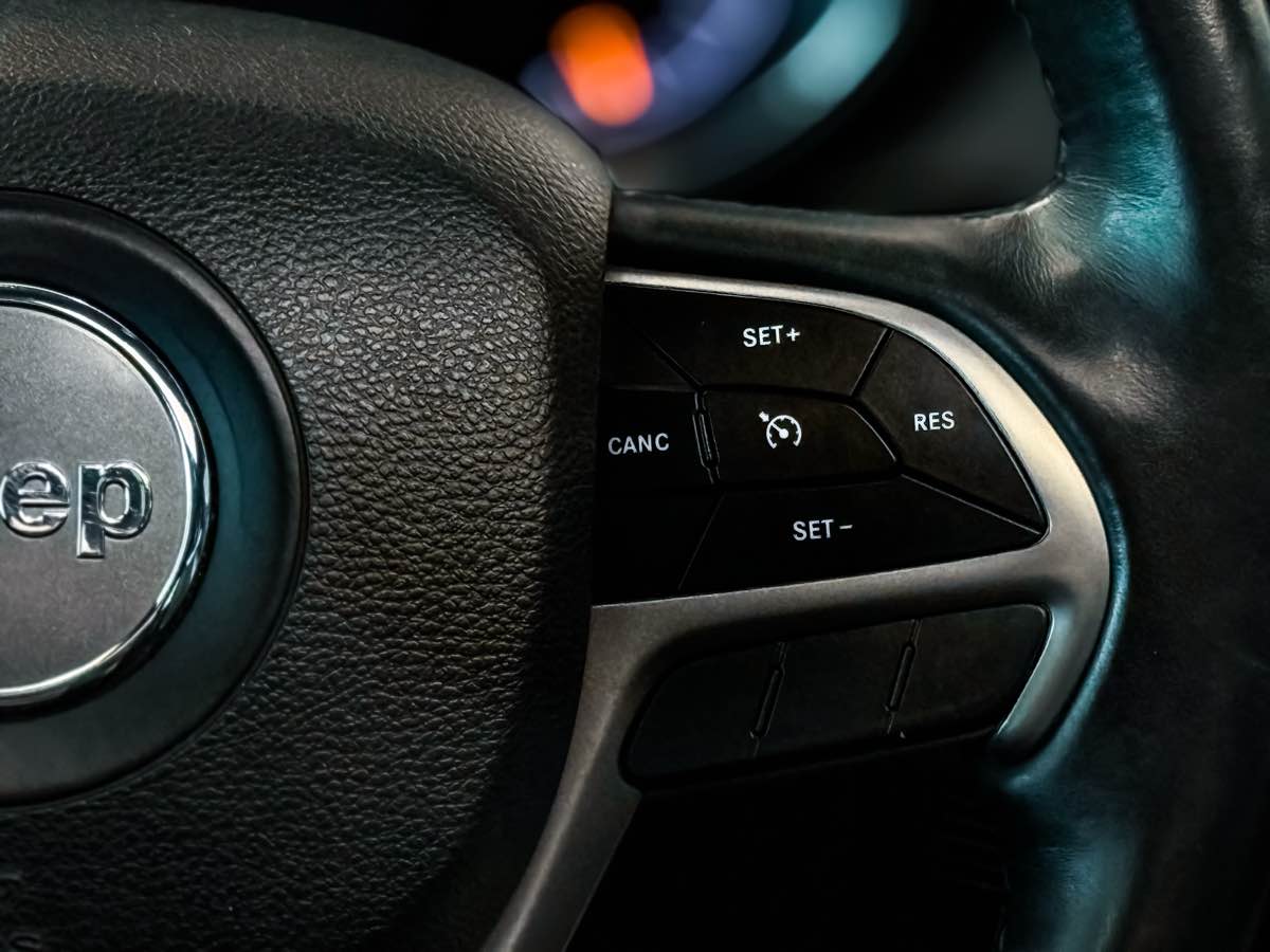 2019 Jeep Grand Cherokee Limited photo 32