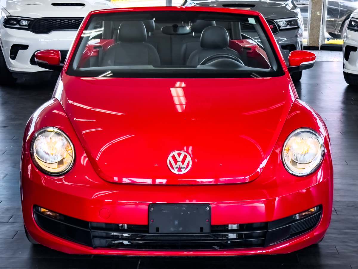 2015 Volkswagen Beetle Convertible 1.8T photo 3