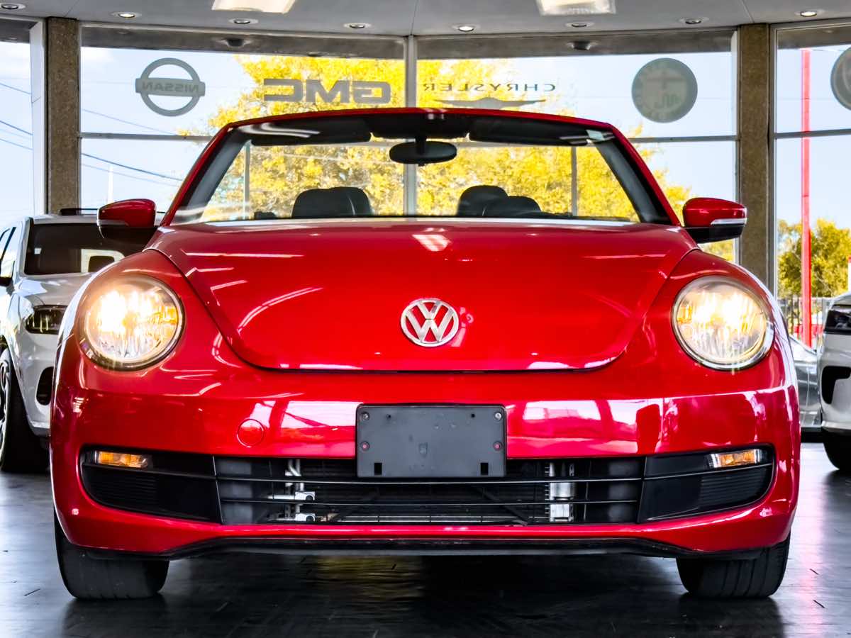 2015 Volkswagen Beetle Convertible 1.8T photo 4