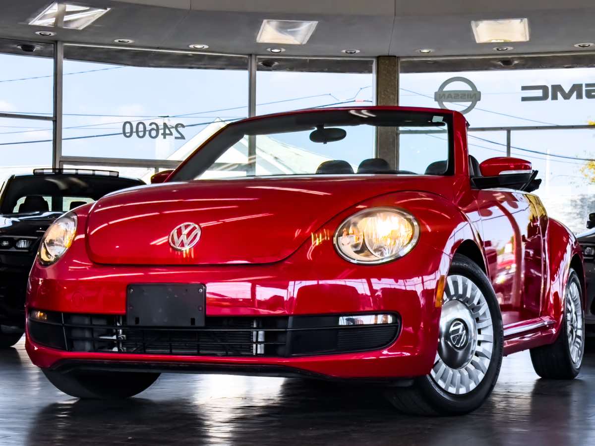 2015 Volkswagen Beetle Convertible 1.8T photo 5