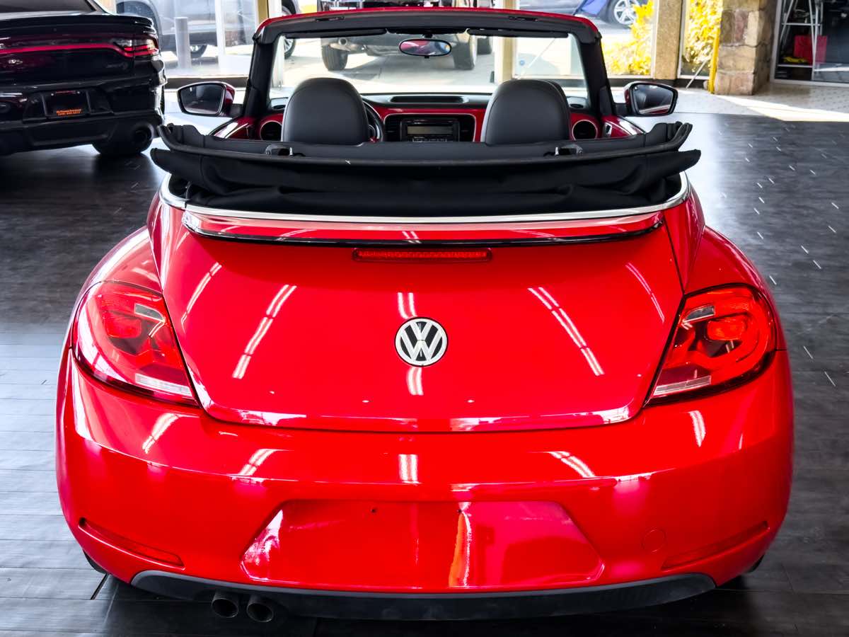 2015 Volkswagen Beetle Convertible 1.8T photo 10