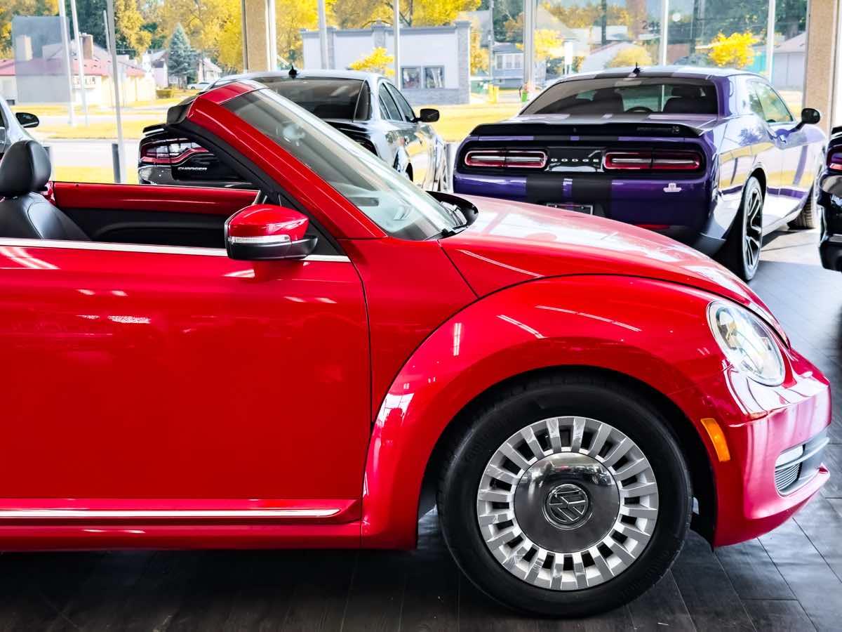 2015 Volkswagen Beetle Convertible 1.8T photo 13