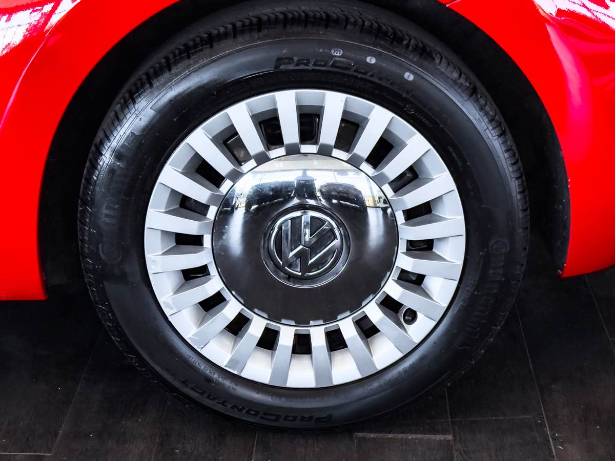 2015 Volkswagen Beetle Convertible 1.8T photo 17