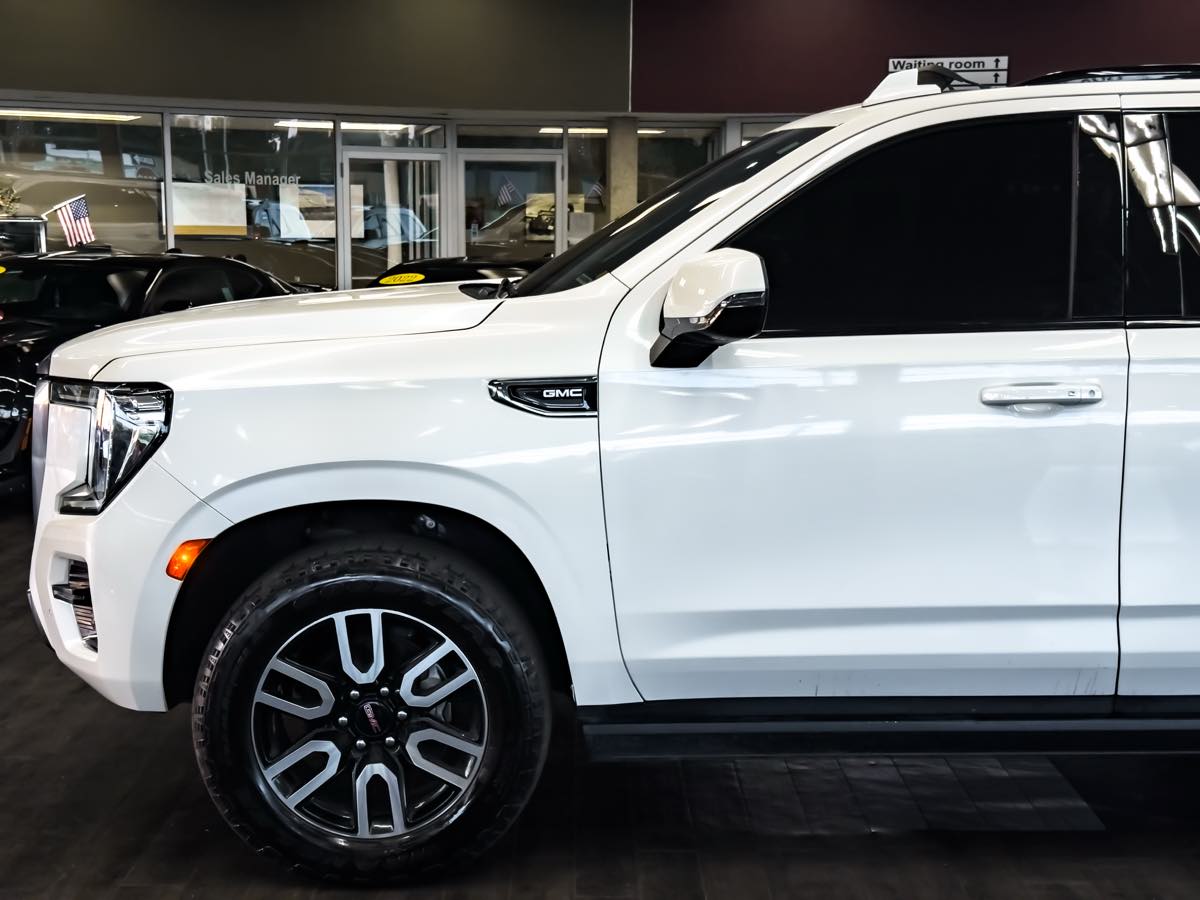 2022 Gmc Yukon XL AT4 photo 6