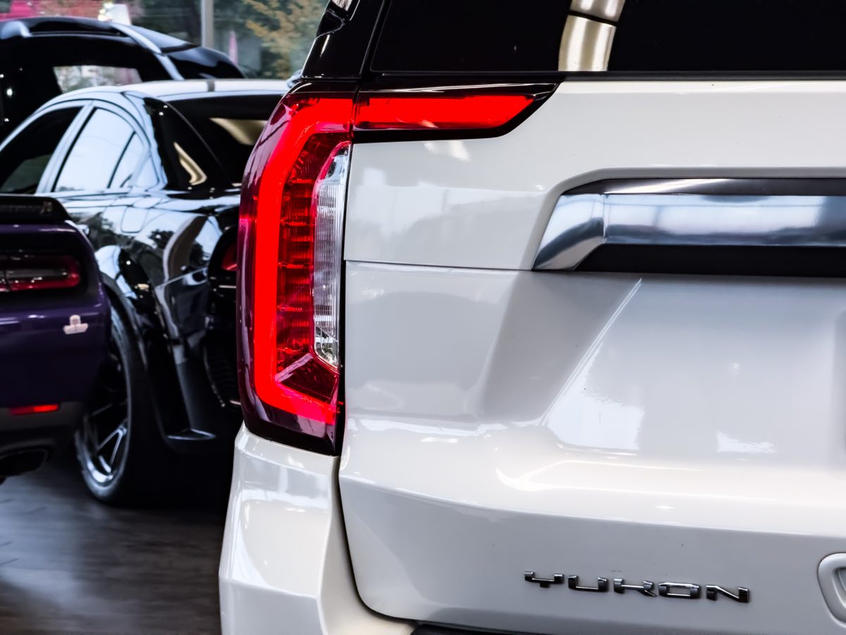 2022 Gmc Yukon XL AT4 photo 14