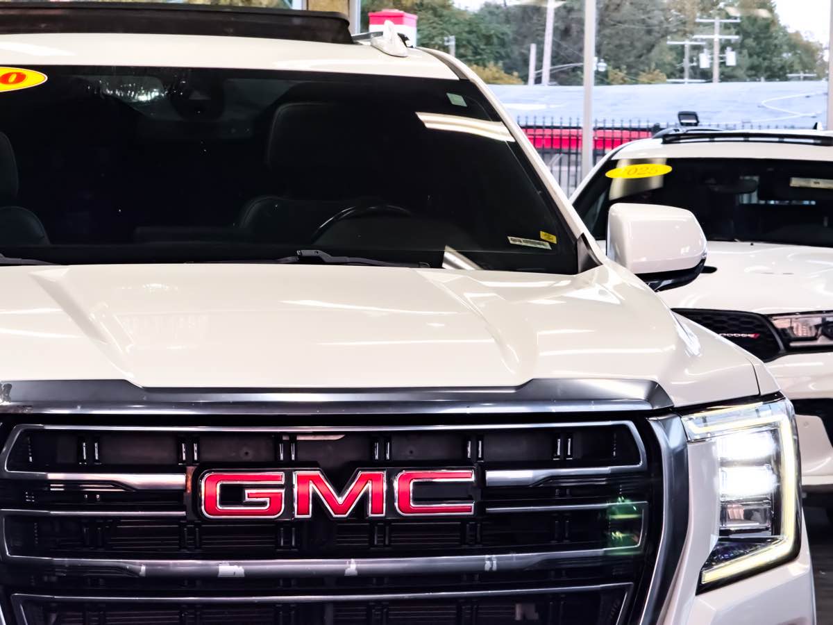 2022 Gmc Yukon XL AT4 photo 16