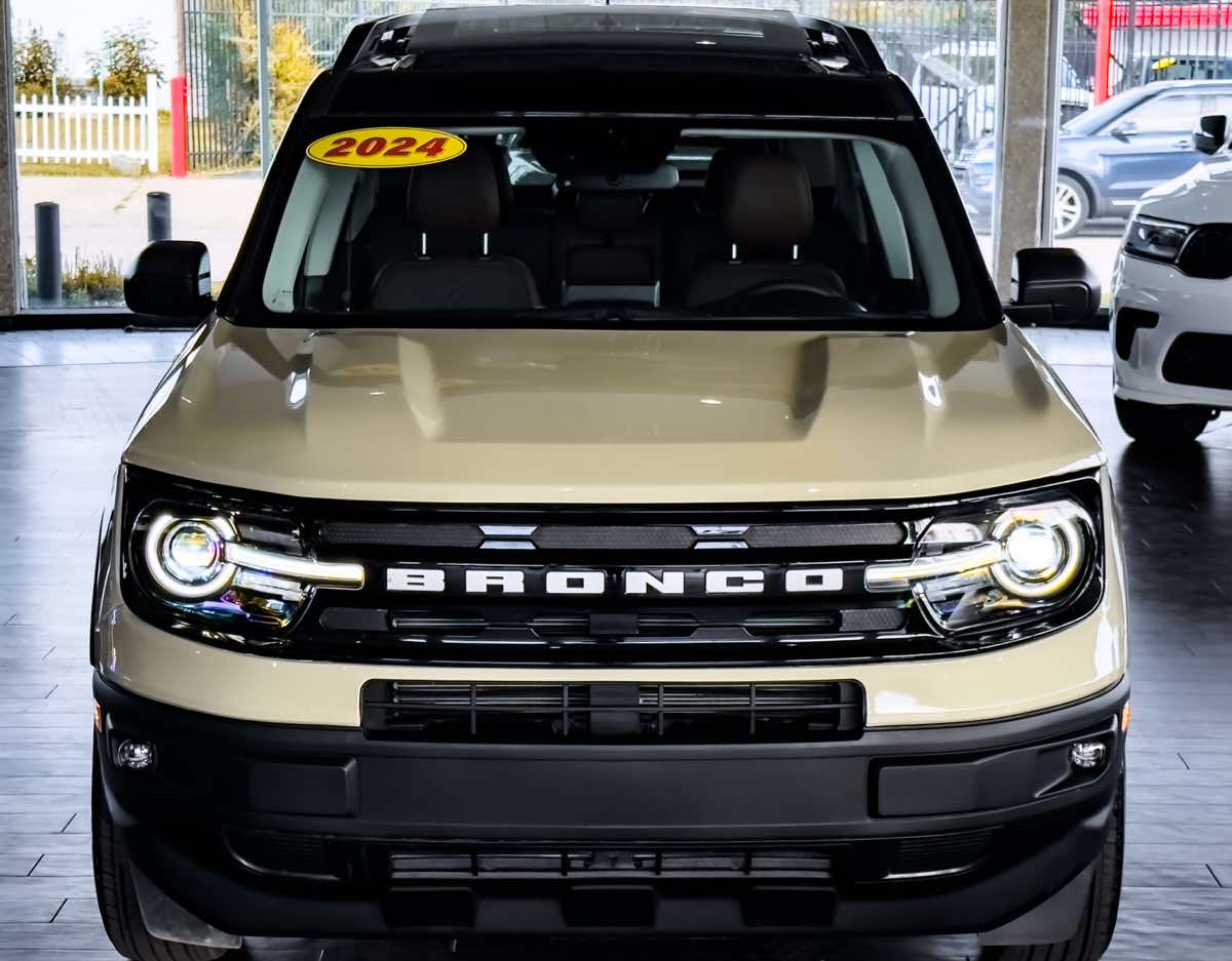 2024 Ford Bronco Sport Outer Banks photo 2