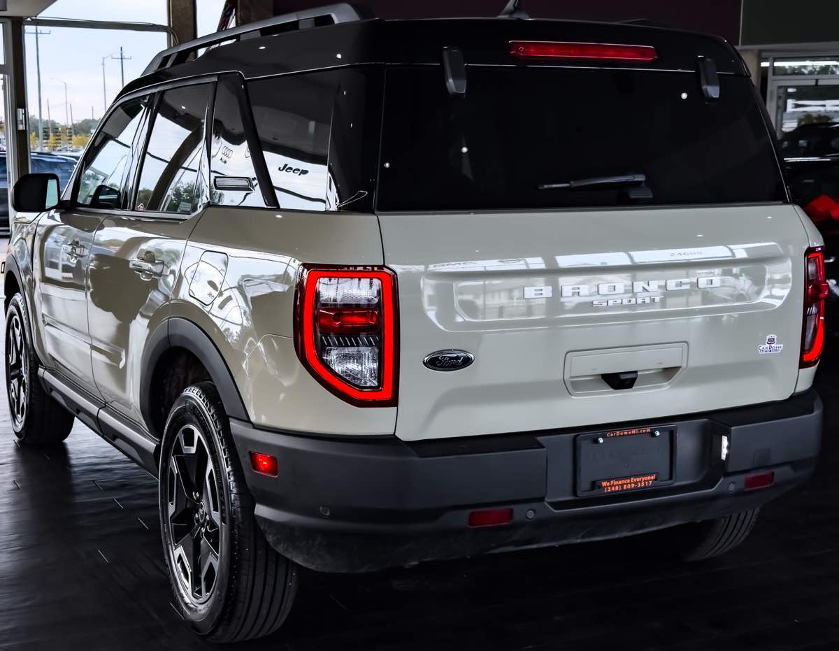 2024 Ford Bronco Sport Outer Banks photo 8