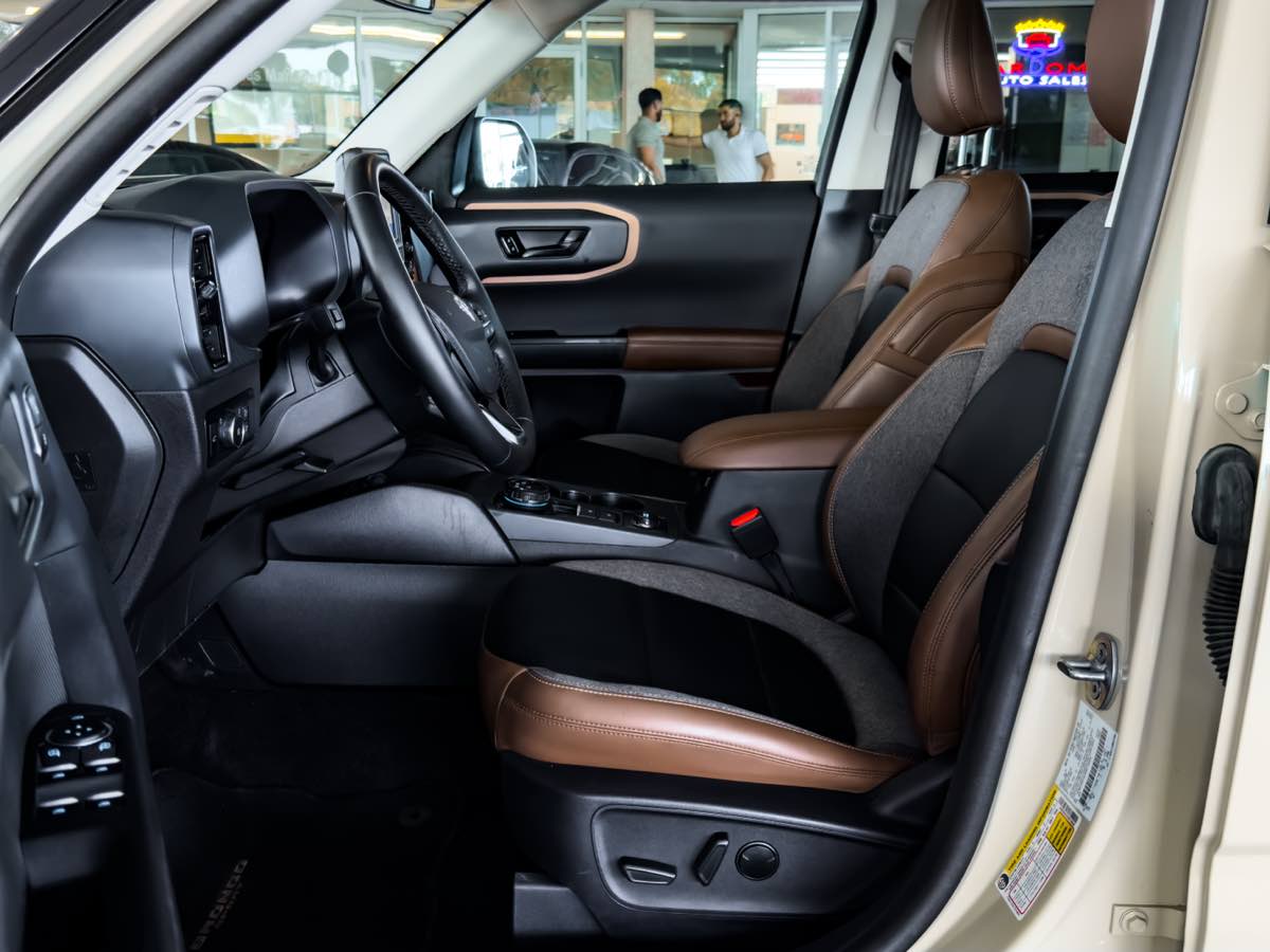 2024 Ford Bronco Sport Outer Banks photo 20