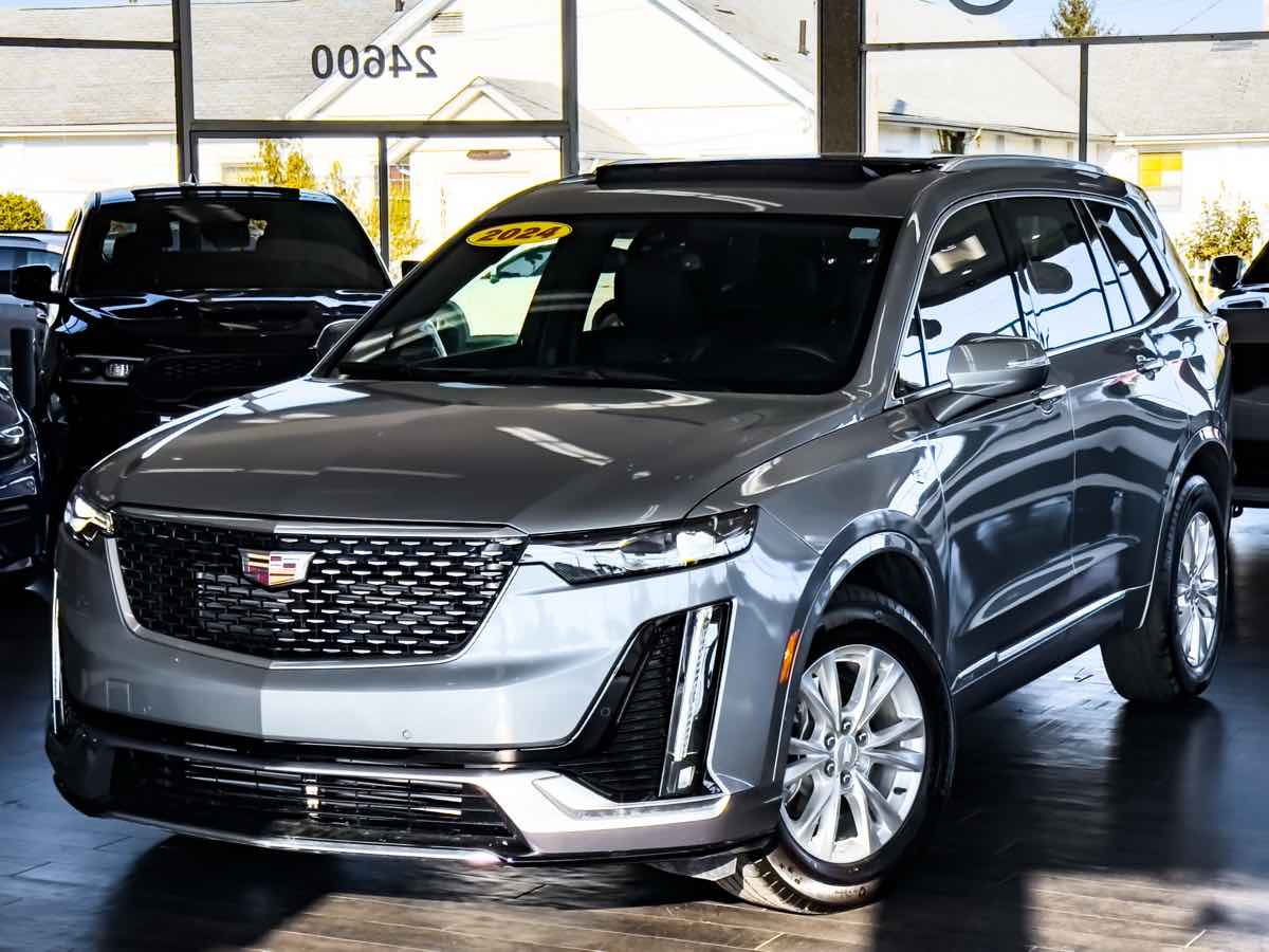 2024 Cadillac XT6 Luxury photo 2