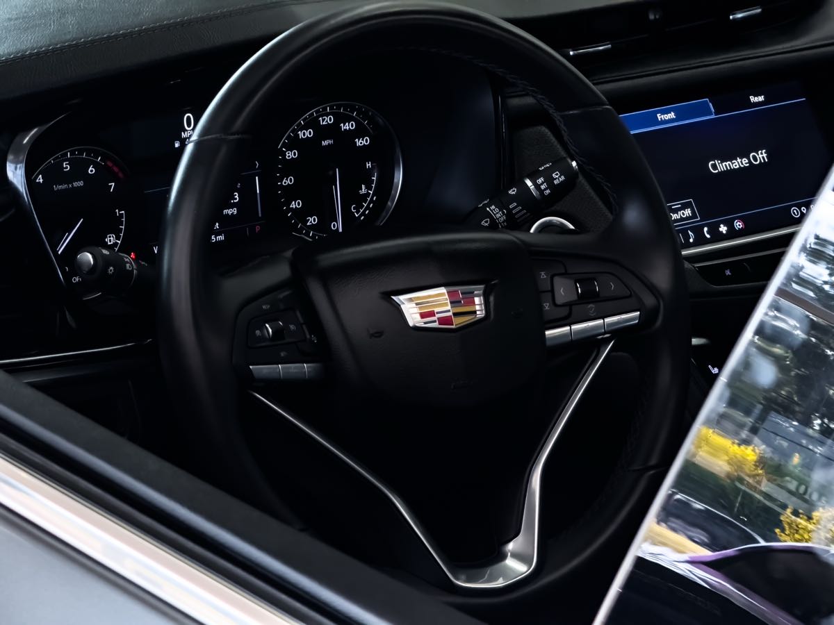 2024 Cadillac XT6 Luxury photo 13