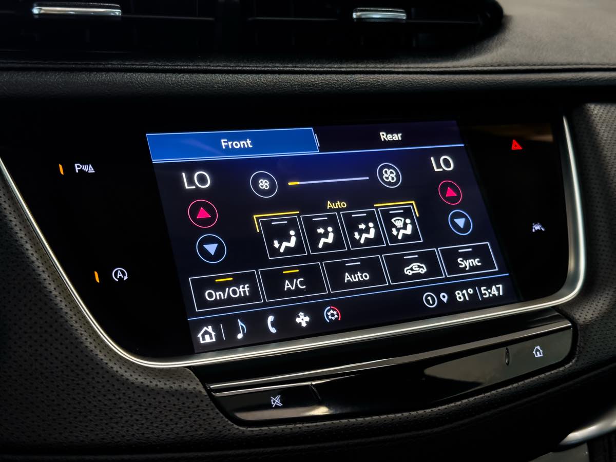 2024 Cadillac XT6 Luxury photo 35