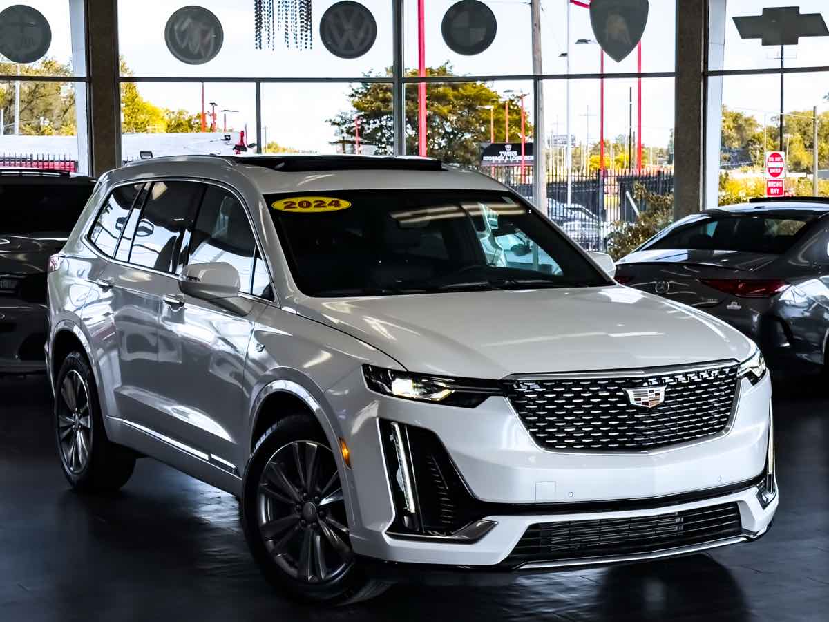 2024 Cadillac XT6 Premium Luxury photo 2
