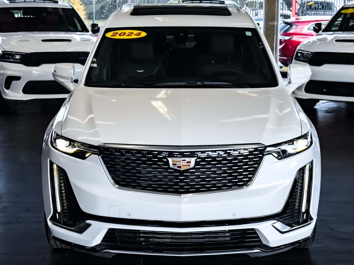 2024 Cadillac XT6 Premium Luxury photo 3