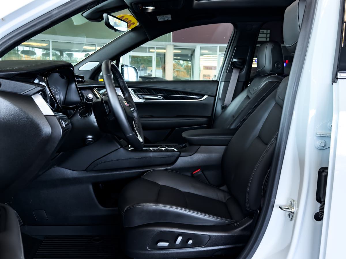 2024 Cadillac XT6 Premium Luxury photo 16