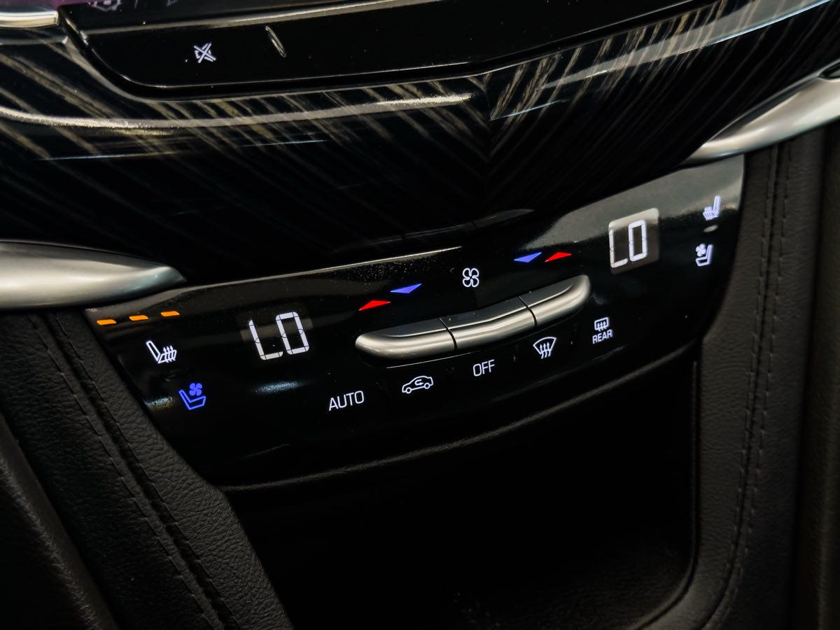 2024 Cadillac XT6 Premium Luxury photo 34