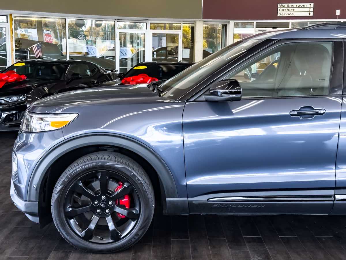 2021 Ford Explorer ST photo 7