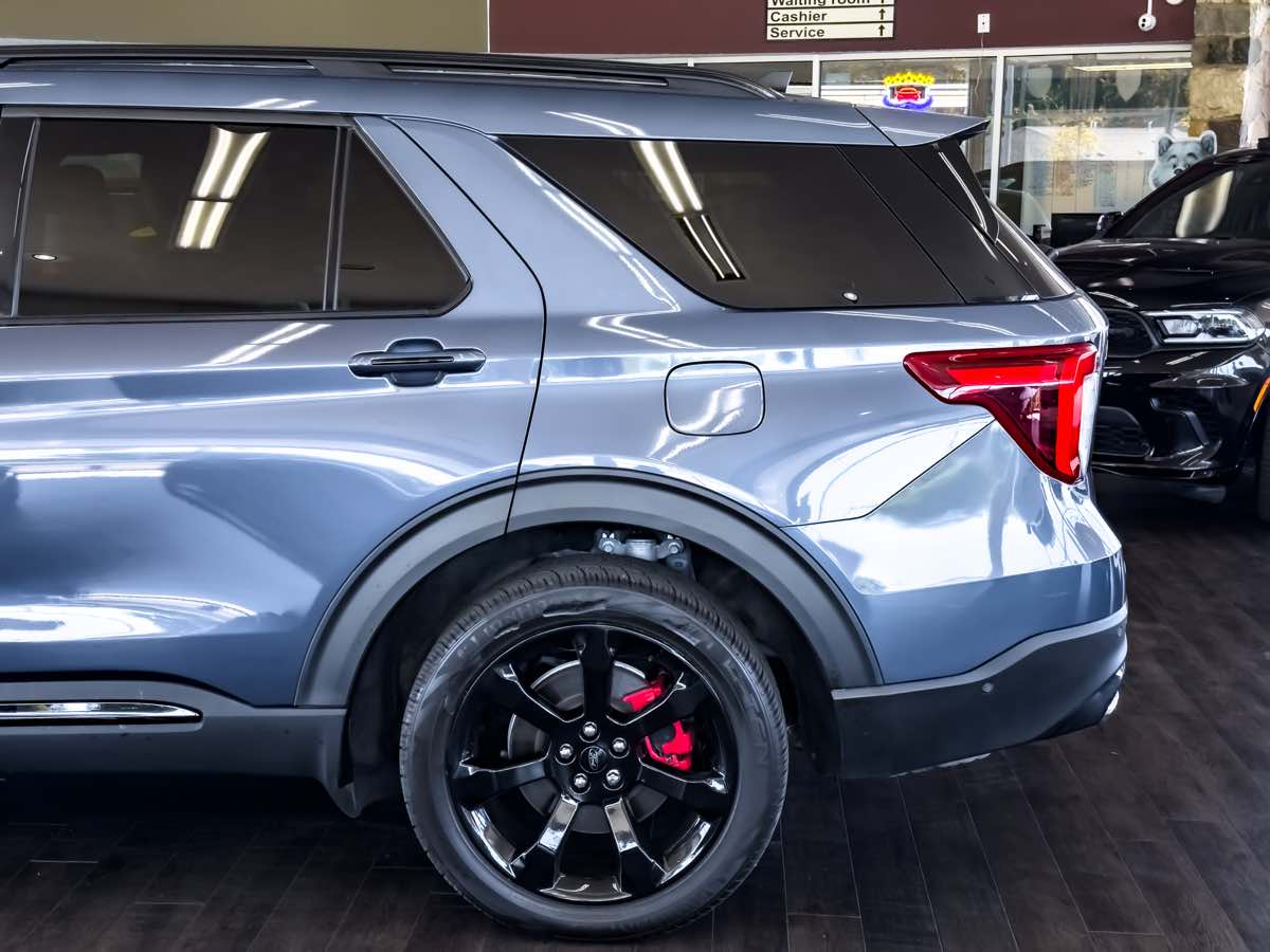 2021 Ford Explorer ST photo 8
