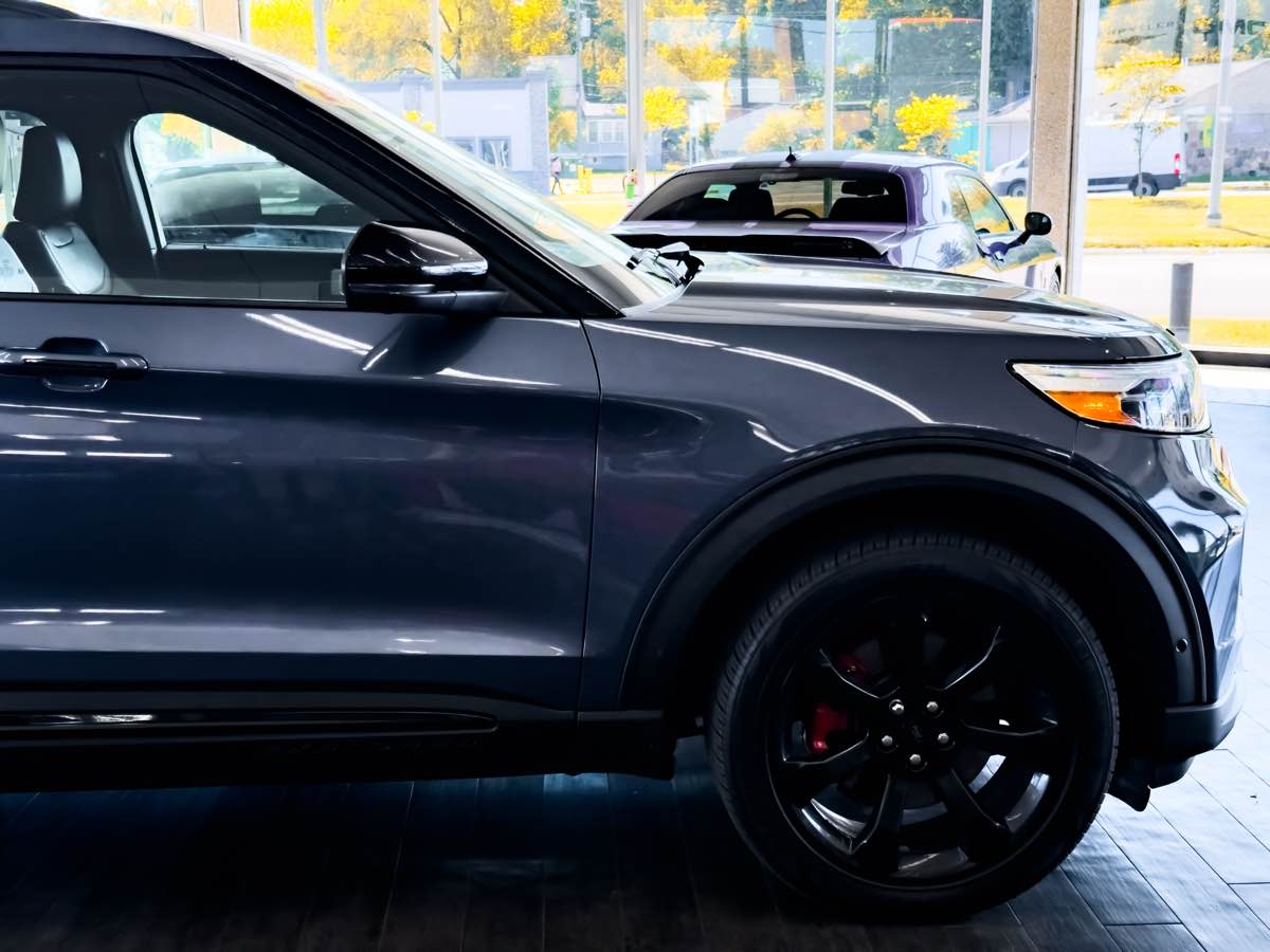 2021 Ford Explorer ST photo 13