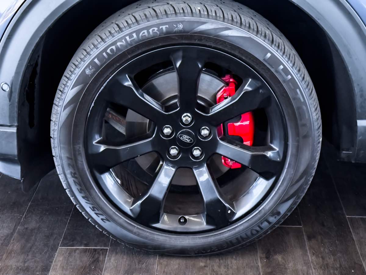 2021 Ford Explorer ST photo 15
