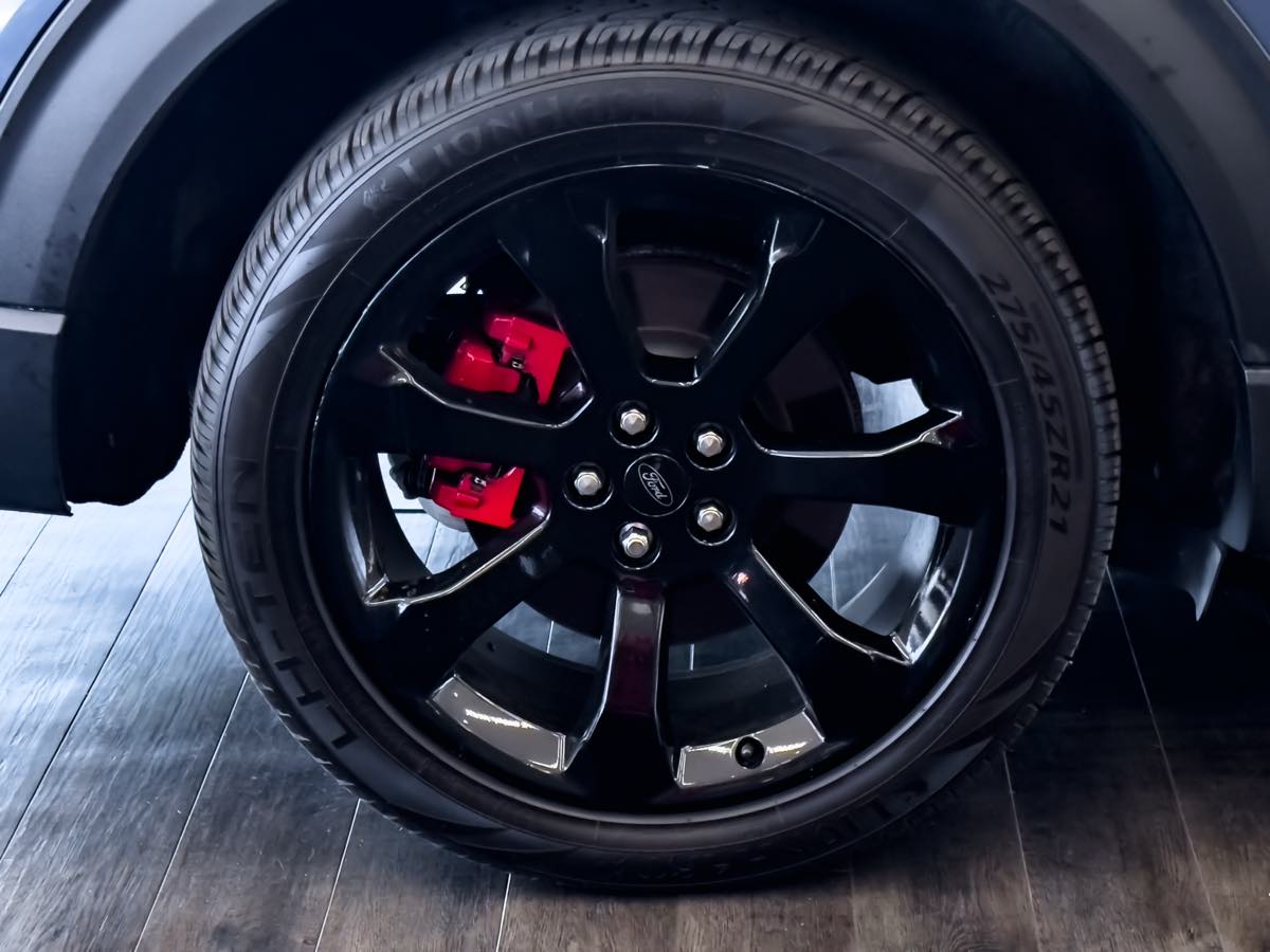 2021 Ford Explorer ST photo 17