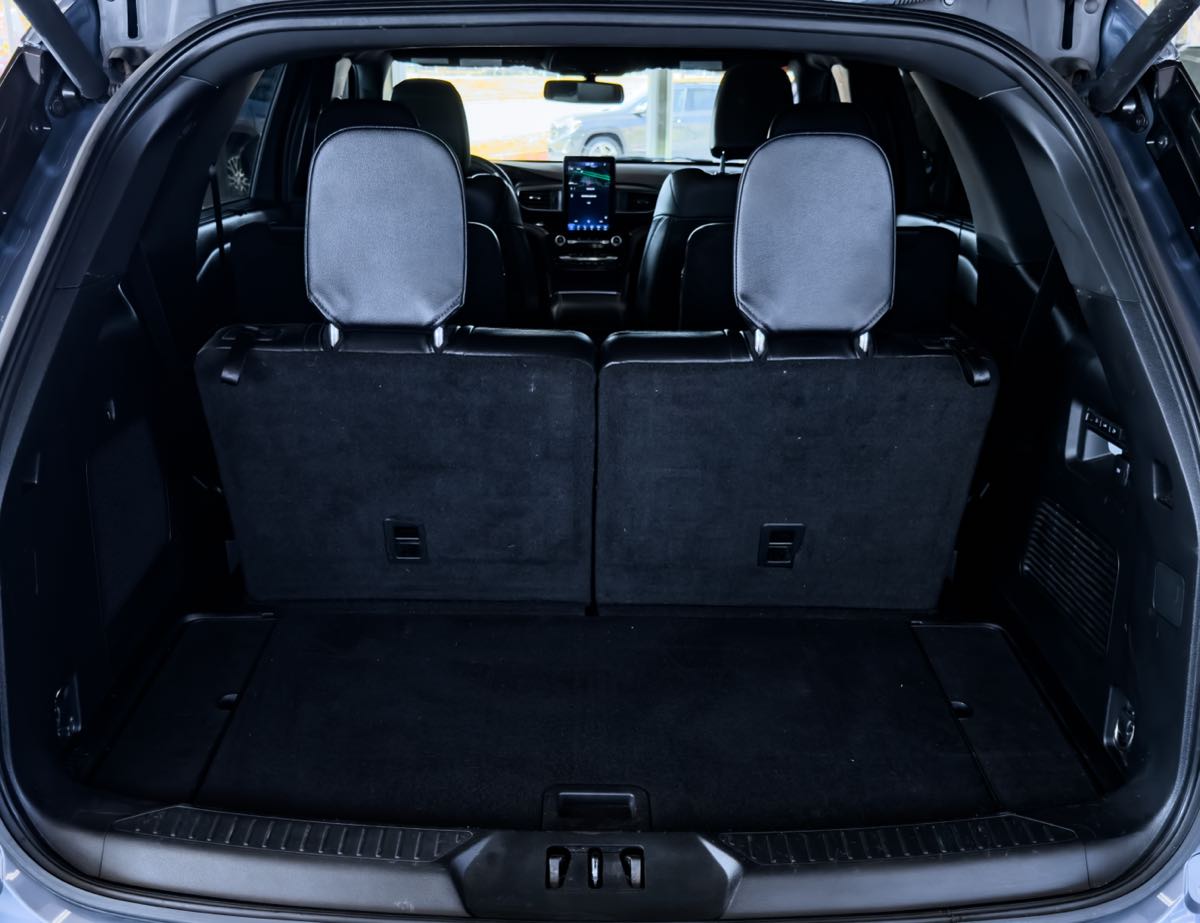 2021 Ford Explorer ST photo 22