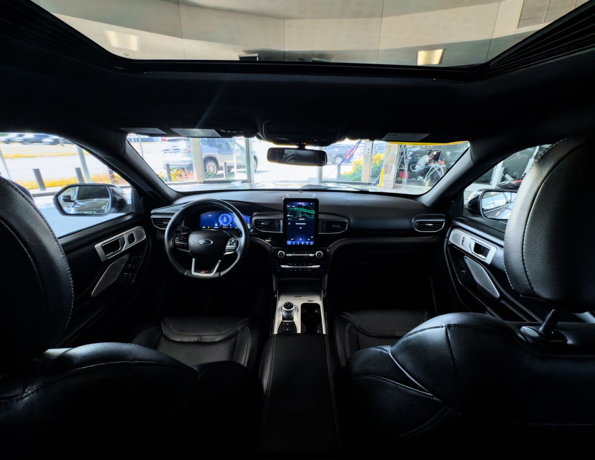 2021 Ford Explorer ST photo 27