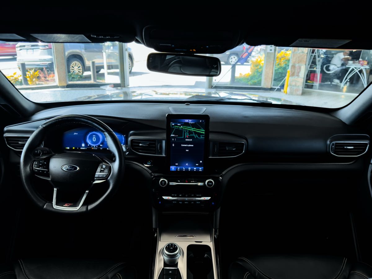 2021 Ford Explorer ST photo 28